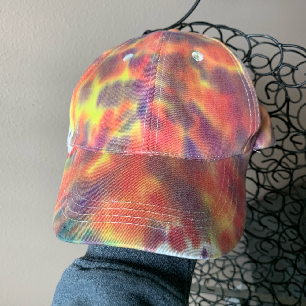 Tie Die hat
